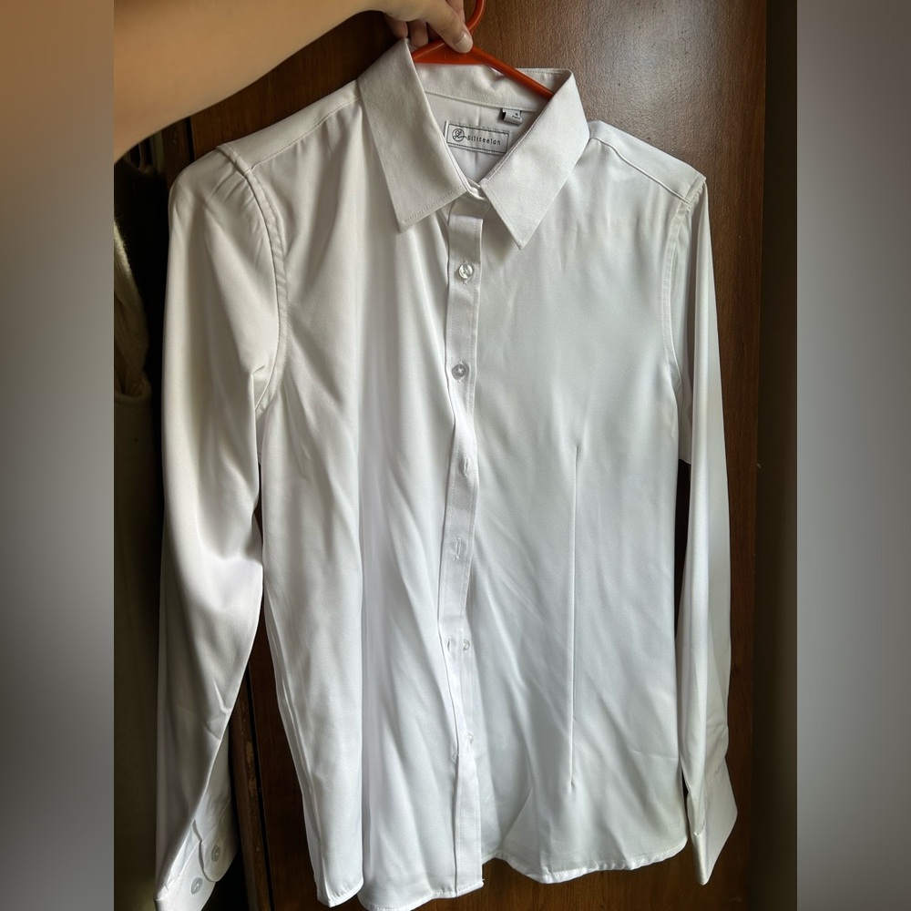 Long sleeve white button up top